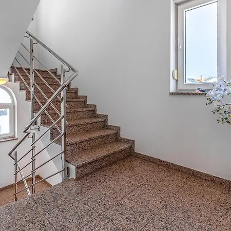 Gorgeous In Appartement