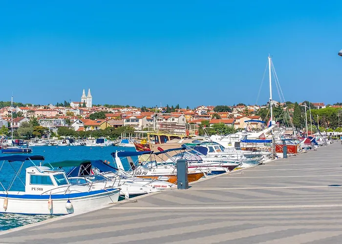 1 Bedroom Cozy In Apartment *