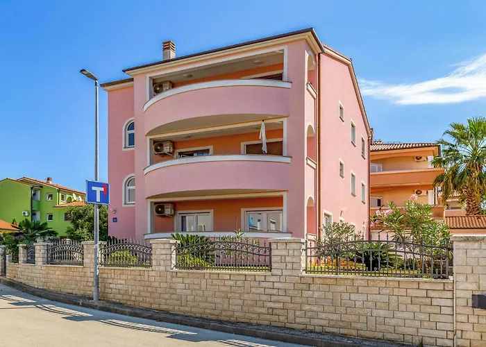 1 Bedroom Cozy In Medulin