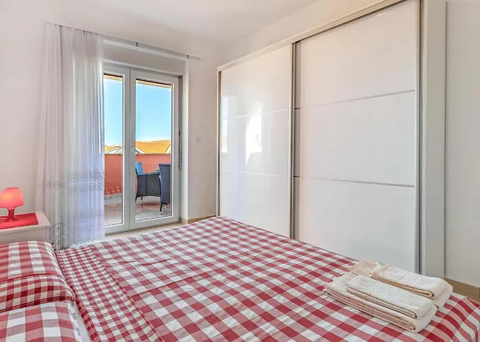 1 Bedroom Cozy In Appartement